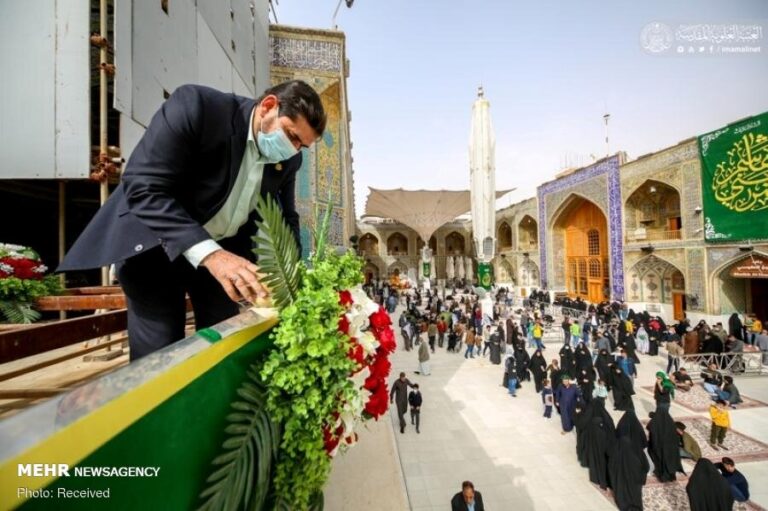 گلآرایی و تزیین حرم امام علی (ع) در آستانه اعیاد شعبانیه
