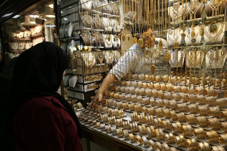مصنوعات طلا فاقد کد شناسایی معتبر و استاندارد تقلبی است