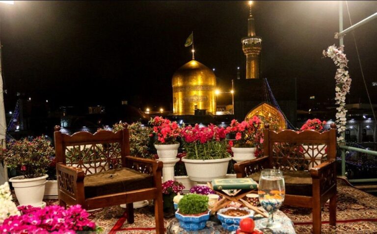 پخش زنده ۲۲۰۰ دقیقه برنامه ویژه تحویل سال از حرم مطهر رضوی