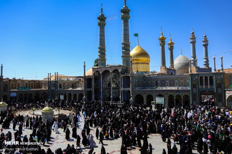 تحویل سال نو در حرم مطهر حضرت معصومه(س)