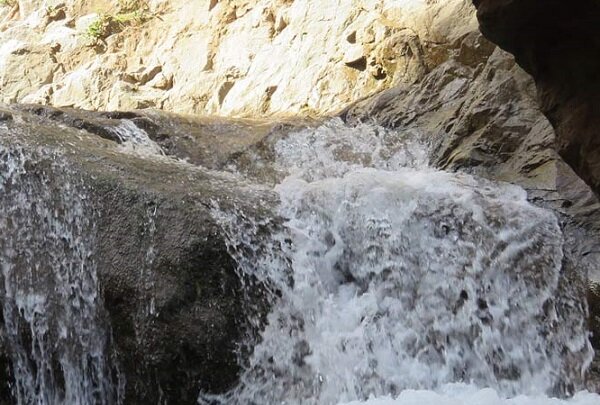 سفری مجازی به آبشار میاب در شهرستان مرند