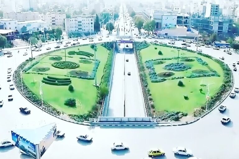 کندهکاری میدان اصلی خرمآباد در نوروز!