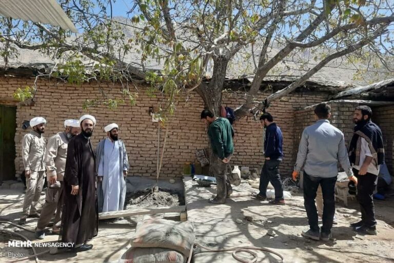 اعزام جهادگران استان سمنان به مناطق زلزلهزده/«سیسخت» نماد همدلی