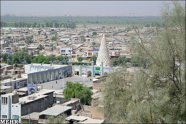 ماکت شهیده فرحه دبات در بخش مرکزی شوش نصب شود