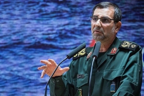 نیروهای سپاه و ارتش هرگونه حرکت دشمن را در خلیج فارس رصد میکنند