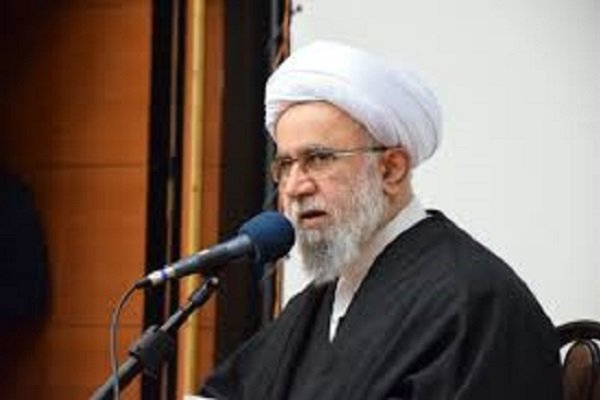 جامعه امروز نیازمند نهضت خدمت رسانی است