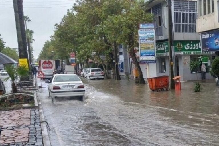 پروژه انتقال آب های سطحی بندر امام به دریا در حال انجام است