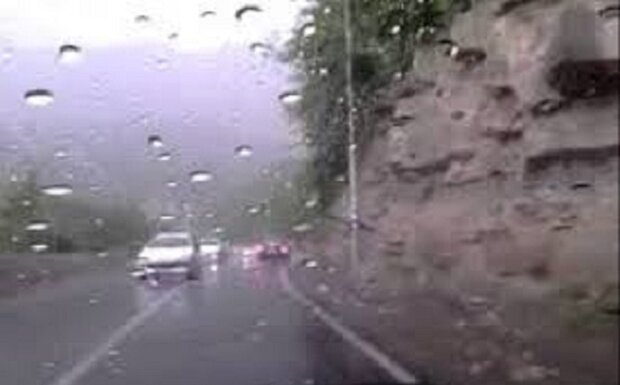 بارش های پراکنده در آسمان ۱۷ استان