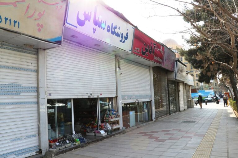 فعالیت چراغ خاموش اصناف شرایط کرونا در گیلان را سخت تر می کند