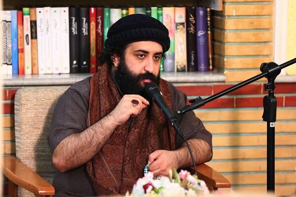 شعر هیأت باید عامیانه باشد ولی در ورطه عوامزدگی نیافتد