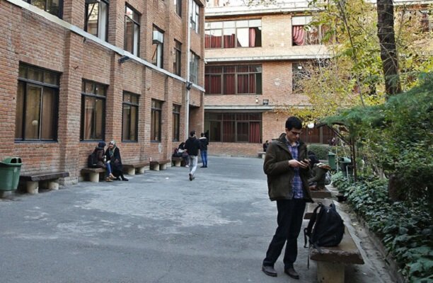 هیچ کلاس عملی حضوری برگزار نمی شود