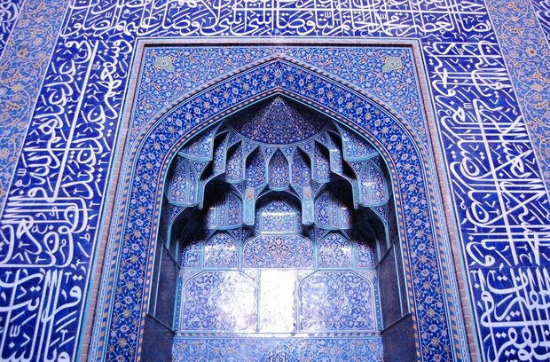 مظلومیت مساجد در محدودیت های کرونایی/تراکم جمعیت در صف خرید مرغ