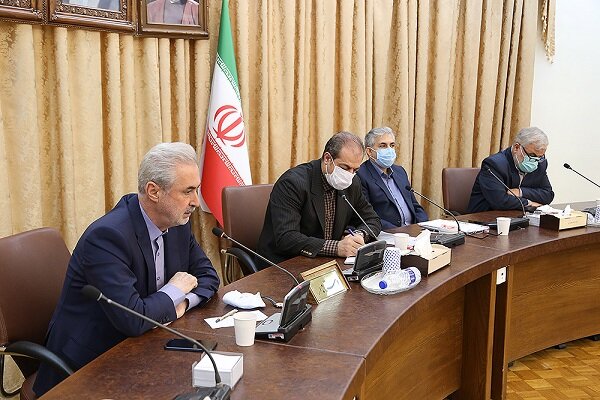 بانکها در تأمین مالی پروژههای راهسازی مشارکت جدی داشته باشند