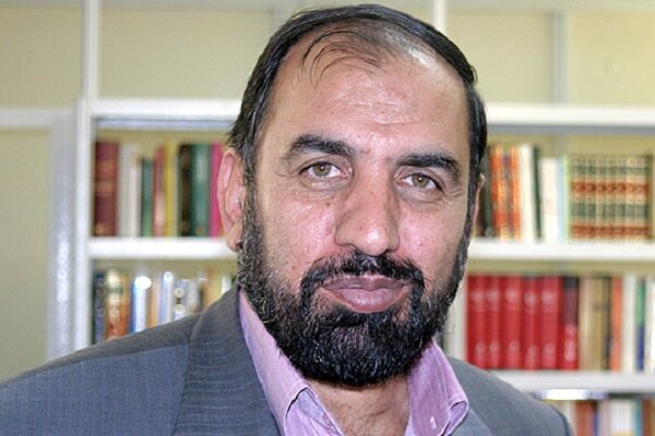 سردار کرمیراد بی پرده در مقابل اسلام آمریکایی ایستادگی میکرد