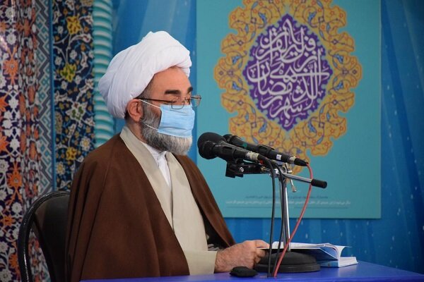 سعادت بشر در بندگی و اطاعت از دستورات الهی است