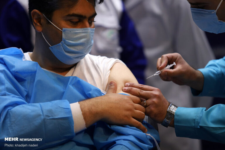 واکسیناسیون یک هزار دانشجوی علوم پزشکی البرز