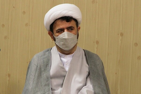 وجود تقویم هنری به هنرمندان برای اعتلای فرهنگ و هنر انقلاب می کند