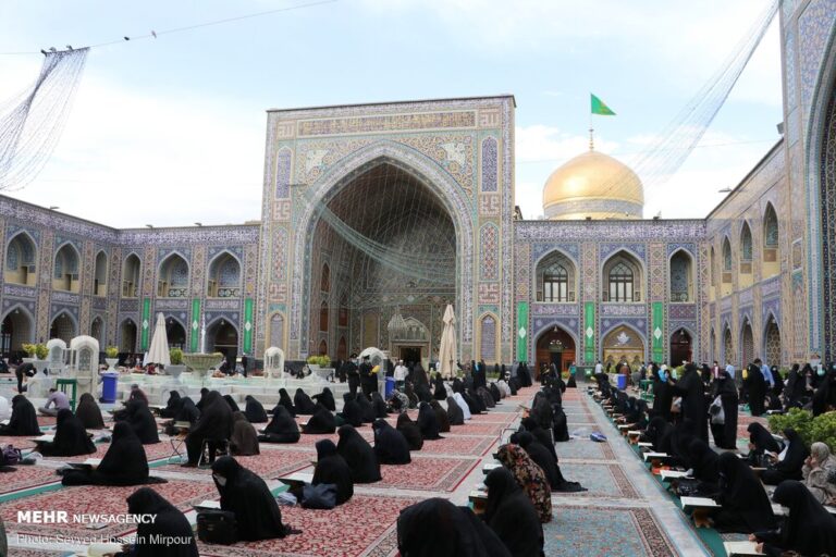 ترتیل خوانی قرآن کریم در حرم مطهر رضوی