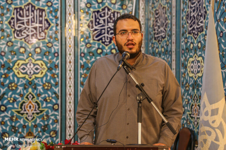 حوزه هنری در مقابل سیاهنمایی از زندگی ایرانی ایستادگی میکند