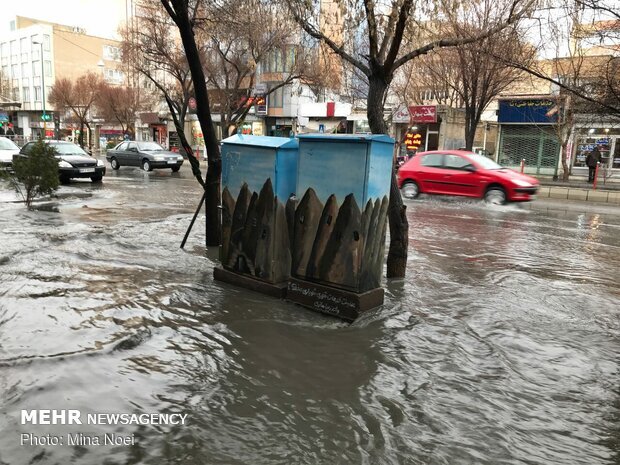 تشدید رگبار باران و رعد برق از بعد از ظهر و شب جمعه