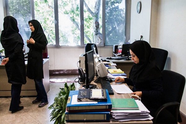 کارمندان از فردا به چه صورت باید سر کار حاضر شوند؟
