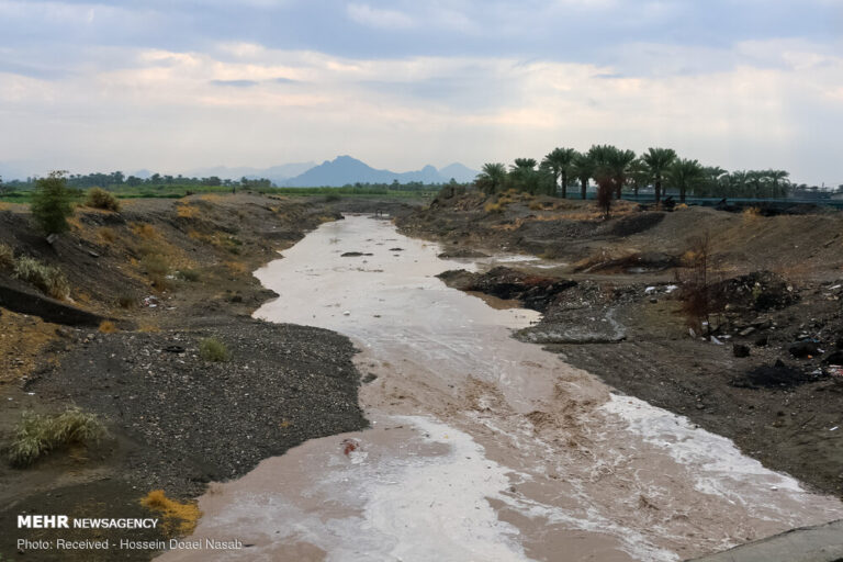 سیل راه روستاهای«کبوتر دره»و امارت و عروس پران در فیروزکوه را بست