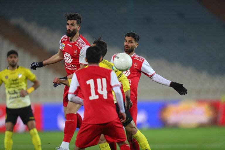 پرسپولیس باید سپاهان را ببرد/ مثلث قهرمانی تشکیل شده است